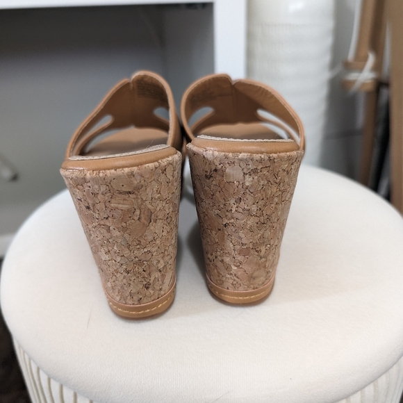 Shoe Dazzle Faux Leather Slip On Cork Wedge Size 5.5 - Picture 5 of 7